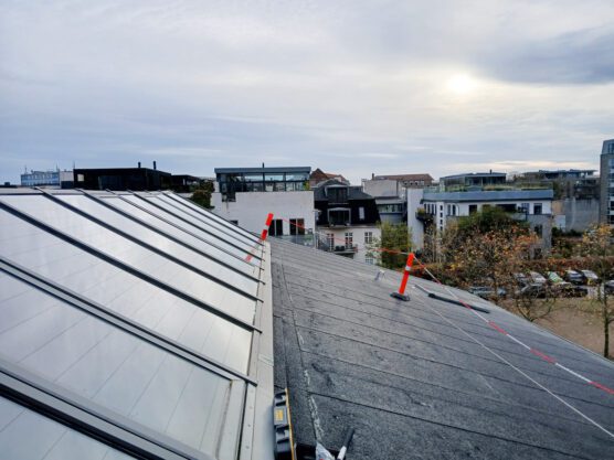 Solfilm montering i zeppelinerhallen