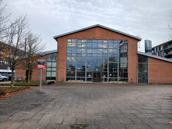 Solfilm montering i zeppelinerhallen